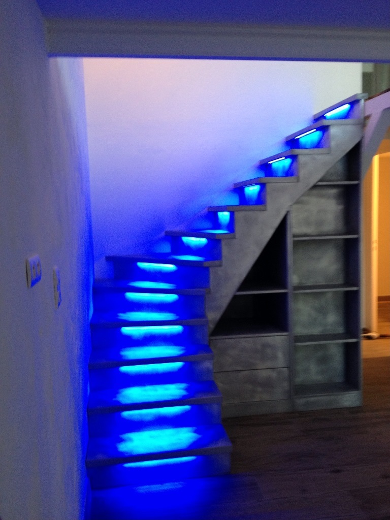 Les rubans LED, l'éclairage idéal pour votre escalier ! - Blog DECORENO
